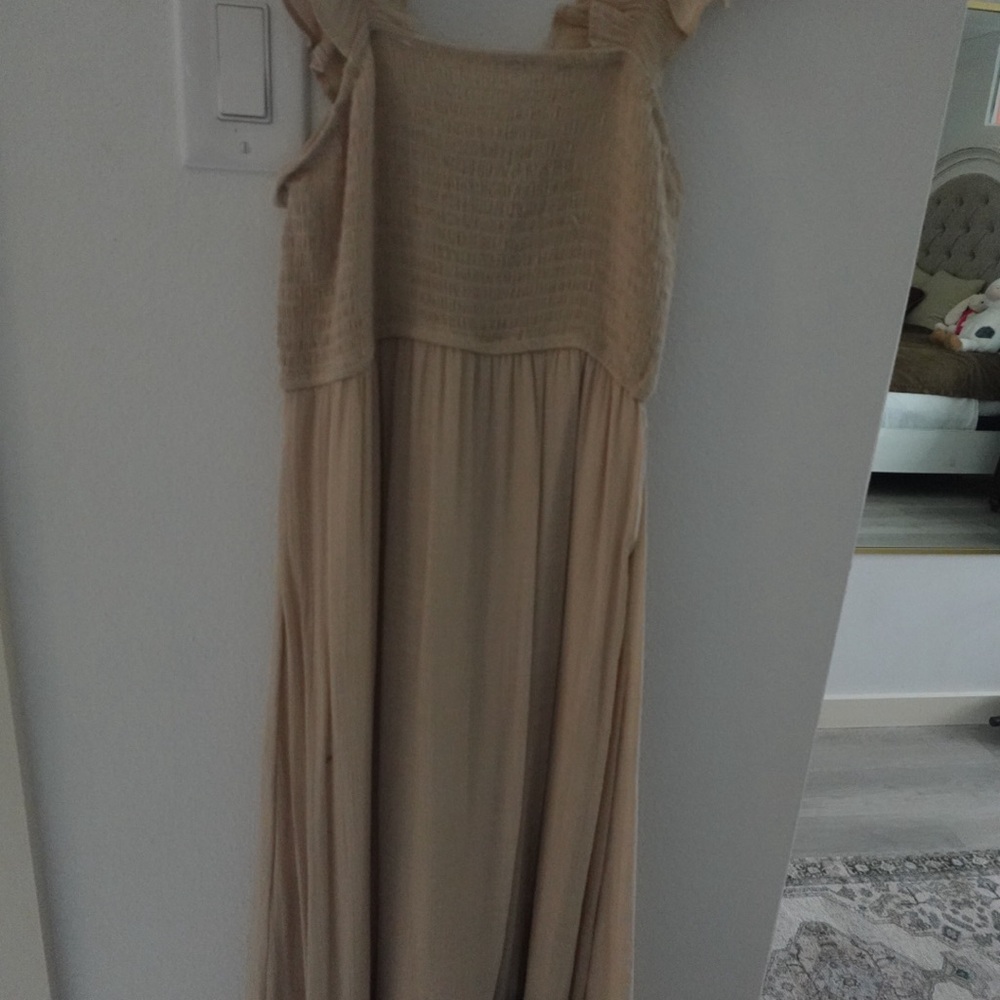 Elegant Beige Sleeveless Dress